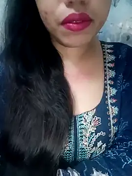 Snapshot of Haniya-143 chatting on April 2026 09:48:01 PM Haniya-143 online show from April 2026 09:48:01 PM