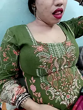 Snapshot of Haniya-143 chatting on December 2025 10:28:02 AM Haniya-143 online show from December 2025 10:28:02 AM