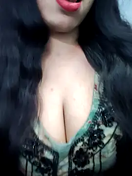 Snapshot of Haniya-143 chatting on February 2026 10:29:01 PM Haniya-143 online show from February 2026 10:29:01 PM