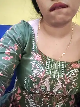 Snapshot of Haniya-143 chatting on October 2025 03:13:02 PM Haniya-143 online show from October 2025 03:13:02 PM