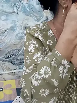 Snapshot of Haniya-143 chatting on February 2026 09:22:02 PM Haniya-143 online show from February 2026 09:22:02 PM