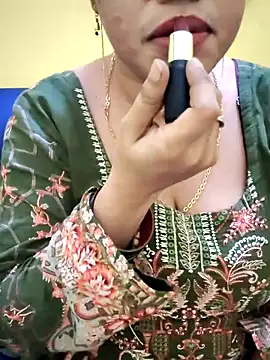 Snapshot of Haniya-143 chatting on October 2025 09:07:02 PM Haniya-143 online show from October 2025 09:07:02 PM