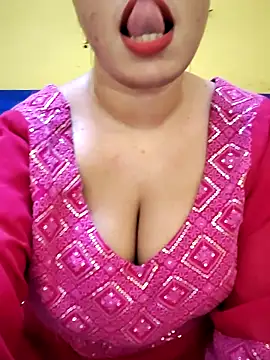 Snapshot of Haniya-143 chatting on September 2025 08:45:02 PM Haniya-143 online show from September 2025 08:45:02 PM