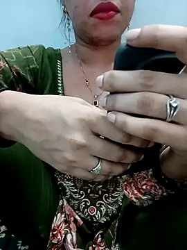 Snapshot of Haniya-143 chatting on November 2025 09:48:02 PM Haniya-143 online show from November 2025 09:48:02 PM