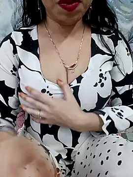 Snapshot of Haniya-143 chatting on February 2026 09:47:01 PM Haniya-143 online show from February 2026 09:47:01 PM