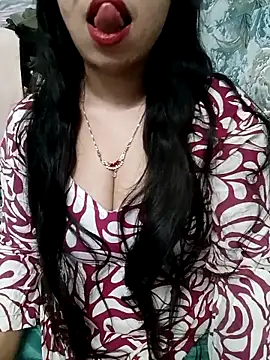 Snapshot of Haniya-143 chatting on March 2026 11:10:02 PM Haniya-143 online show from March 2026 11:10:02 PM