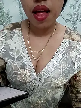 Snapshot of Haniya-143 chatting on April 2026 11:33:02 PM Haniya-143 online show from April 2026 11:33:02 PM