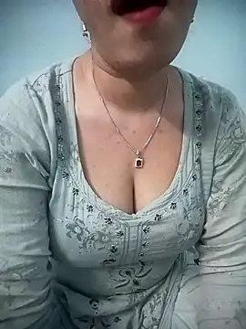 Snapshot of Haniya-143 chatting on October 2025 12:20:01 AM Haniya-143 online show from October 2025 12:20:01 AM