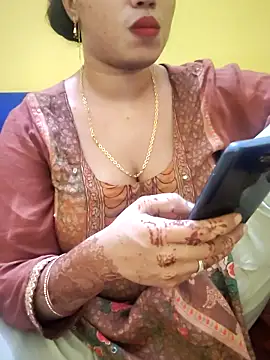 Snapshot of Haniya-143 chatting on September 2025 10:54:01 PM Haniya-143 online show from September 2025 10:54:01 PM