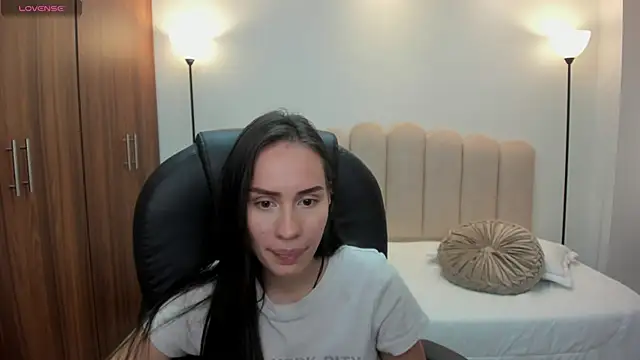 kiim sweett online show from October 2025 06:19:02 PM