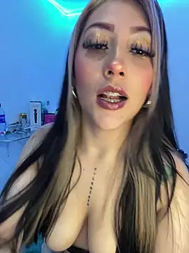 Luna SofiaXX online show from May 2026 06:01:01 AM