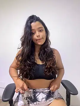 Snapshot of Ariana_Pierce chatting on May 2026 08:52:03 PM Ariana Pierce online show from May 2026 08:52:03 PM