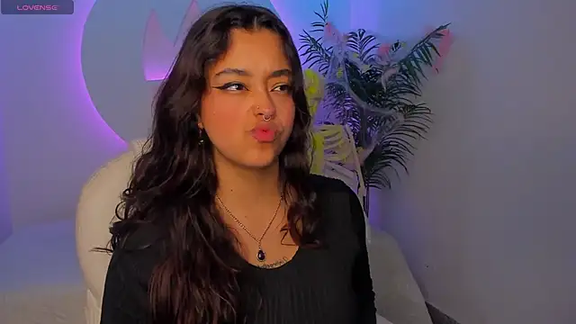 Ariana Pierce online show from October 2025 01:30:01 PM