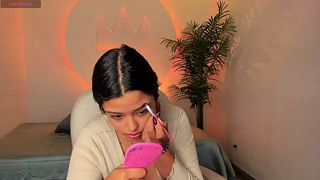 Ariana Pierce online show from November 2025 01:00:02 PM