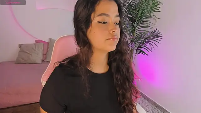 Snapshot of Ariana_Pierce chatting on May 2026 01:54:01 PM Ariana Pierce online show from May 2026 01:54:01 PM