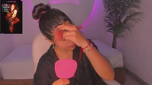 Ariana Pierce online show from November 2025 12:31:02 PM