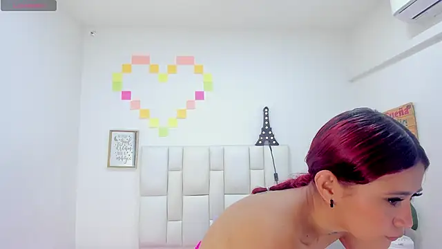 Snapshot of miaa-sofiaa chatting on December 2024 04:40:02 PM miaa-sofiaa online show from December 2024 04:40:02 PM