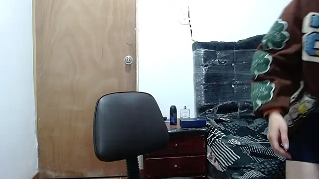 pervertsteens3 online show from November 2025 07:13:01 AM