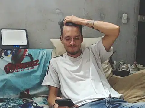 Snapshot of roystonee10 chatting on January 2025 06:10:01 AM roystonee10 online show from January 2025 06:10:01 AM