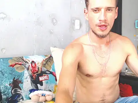 Snapshot of roystonee10 chatting on January 2025 08:32:02 PM roystonee10 online show from January 2025 08:32:02 PM