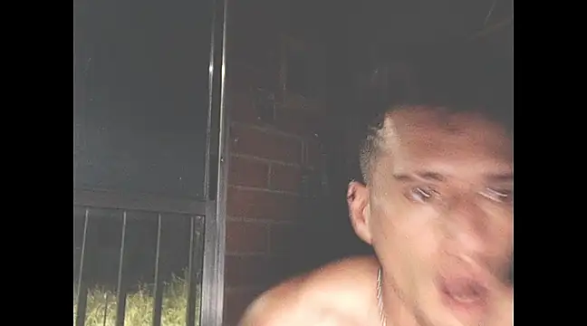 Snapshot of roystonee10 chatting on January 2025 09:30:02 AM roystonee10 online show from January 2025 09:30:02 AM