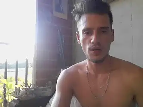 Snapshot of roystonee10 chatting on January 2025 10:34:01 PM roystonee10 online show from January 2025 10:34:01 PM