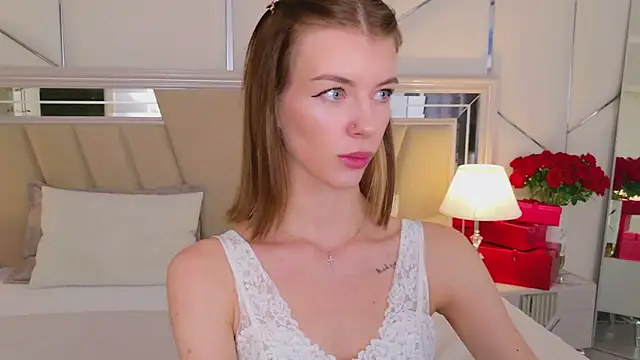 MeganMour online show from December 2025 05:23:01 PM