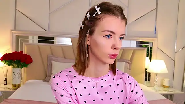 MeganMour online show from November 2025 05:08:02 PM