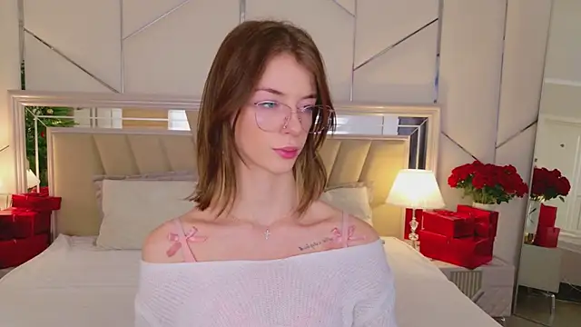 MeganMour online show from December 2025 06:08:01 PM