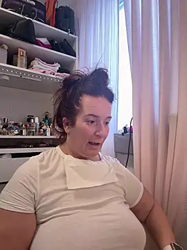 Engel mia online show from January 2026 01:04:04 PM