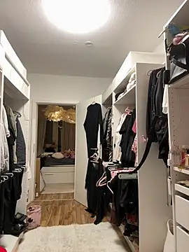 Engel mia online show from April 2026 11:45:02 PM