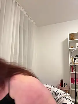 Engel mia online show from March 2026 10:43:02 PM