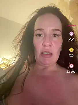 Snapshot of Engel_mia chatting on June 2026 10:15:01 PM Engel mia online show from June 2026 10:15:01 PM