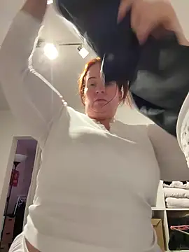 Engel mia online show from February 2026 01:11:01 PM