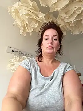 Engel mia online show from May 2026 09:24:02 AM