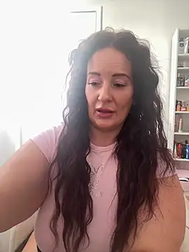 Snapshot of Engel_mia chatting on July 2026 10:24:01 AM Engel mia online show from July 2026 10:24:01 AM