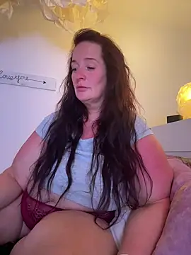 Engel mia online show from May 2026 08:18:02 PM