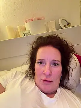 Engel mia online show from May 2026 09:31:02 PM