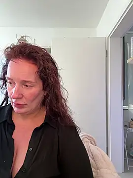 Engel mia online show from May 2026 01:37:02 PM