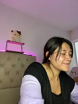 mariana 21x online show from February 2025 01:32:02 PM