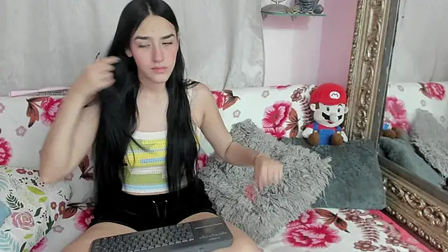 Snapshot of oriana_faddila chatting on March 2025 06:14:02 AM oriana faddila online show from March 2025 06:14:02 AM
