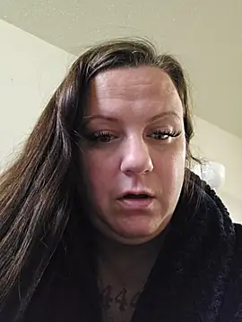 Snapshot of PeakabumPromo chatting on November 2025 04:32:02 PM PeakabumPromo online show from November 2025 04:32:02 PM