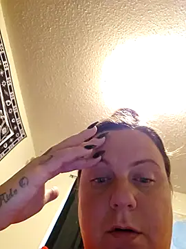 Snapshot of PeakabumPromo chatting on November 2025 06:56:01 PM PeakabumPromo online show from November 2025 06:56:01 PM