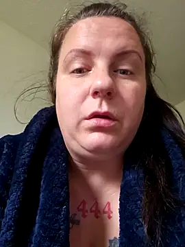 Snapshot of PeakabumPromo chatting on November 2025 03:56:02 PM PeakabumPromo online show from November 2025 03:56:02 PM