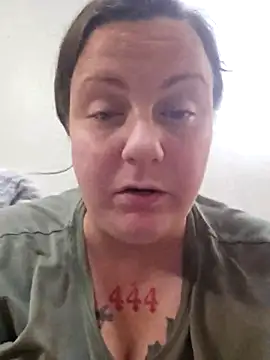 Snapshot of PeakabumPromo chatting on October 2025 01:02:02 AM PeakabumPromo online show from October 2025 01:02:02 AM