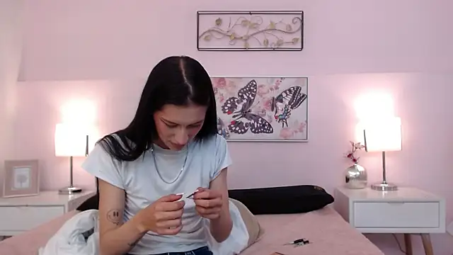 Snapshot of sara17_ chatting on November 2025 03:32:01 AM sara17 online show from November 2025 03:32:01 AM