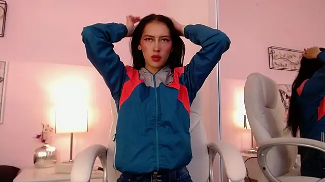 Snapshot of sara17_ chatting on November 2025 04:37:02 AM sara17 online show from November 2025 04:37:02 AM