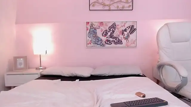 Snapshot of sara17_ chatting on November 2025 04:17:01 AM sara17 online show from November 2025 04:17:01 AM