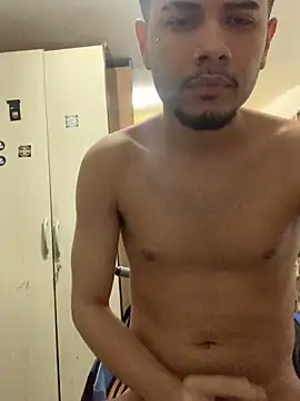 Snapshot of thguinho13 chatting on December 2024 03:58:01 AM thguinho13 online show from December 2024 03:58:01 AM