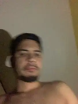 Snapshot of thguinho13 chatting on December 2024 07:25:02 AM thguinho13 online show from December 2024 07:25:02 AM